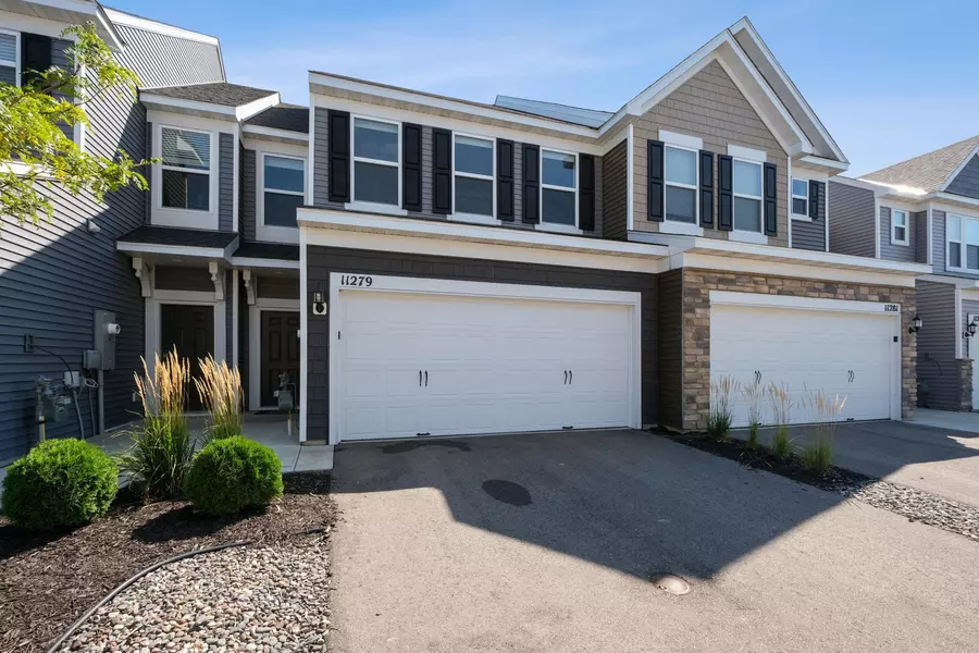 11279 Crestbury DR, Woodbury, MN 55129