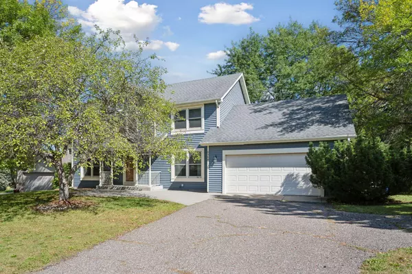 9368 Chesshire LN N, Maple Grove, MN 55369