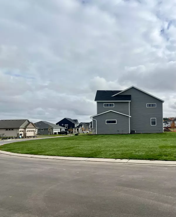 Shakopee, MN 55379,7422 Waverly AVE