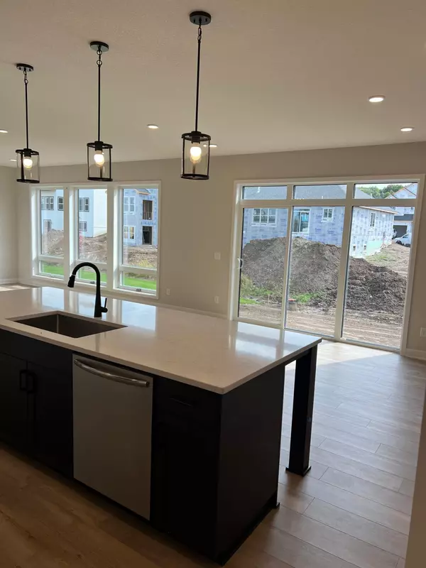 Shakopee, MN 55379,7422 Waverly AVE
