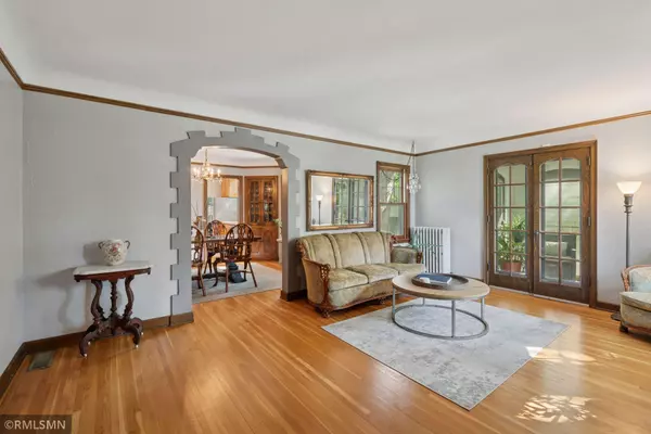 Minneapolis, MN 55417,5009 Woodlawn BLVD