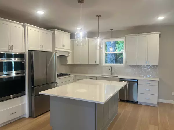 Roseville, MN 55113,2817 Victoria ST N