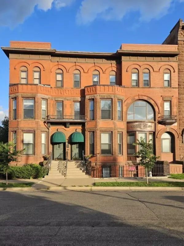 162 College AVE W #3, Saint Paul, MN 55102