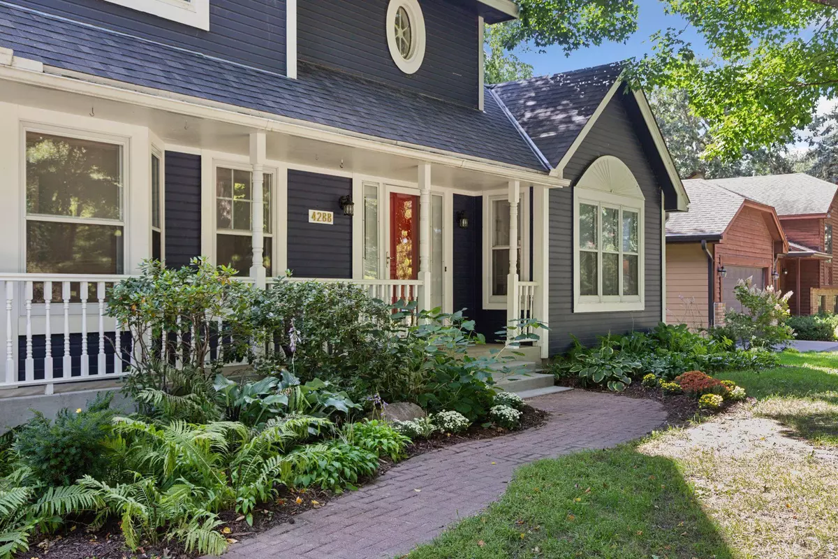 Vadnais Heights, MN 55127,4288 Greenhaven CT