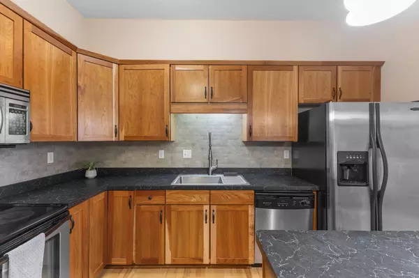 Saint Paul, MN 55101,270 4th ST E #203
