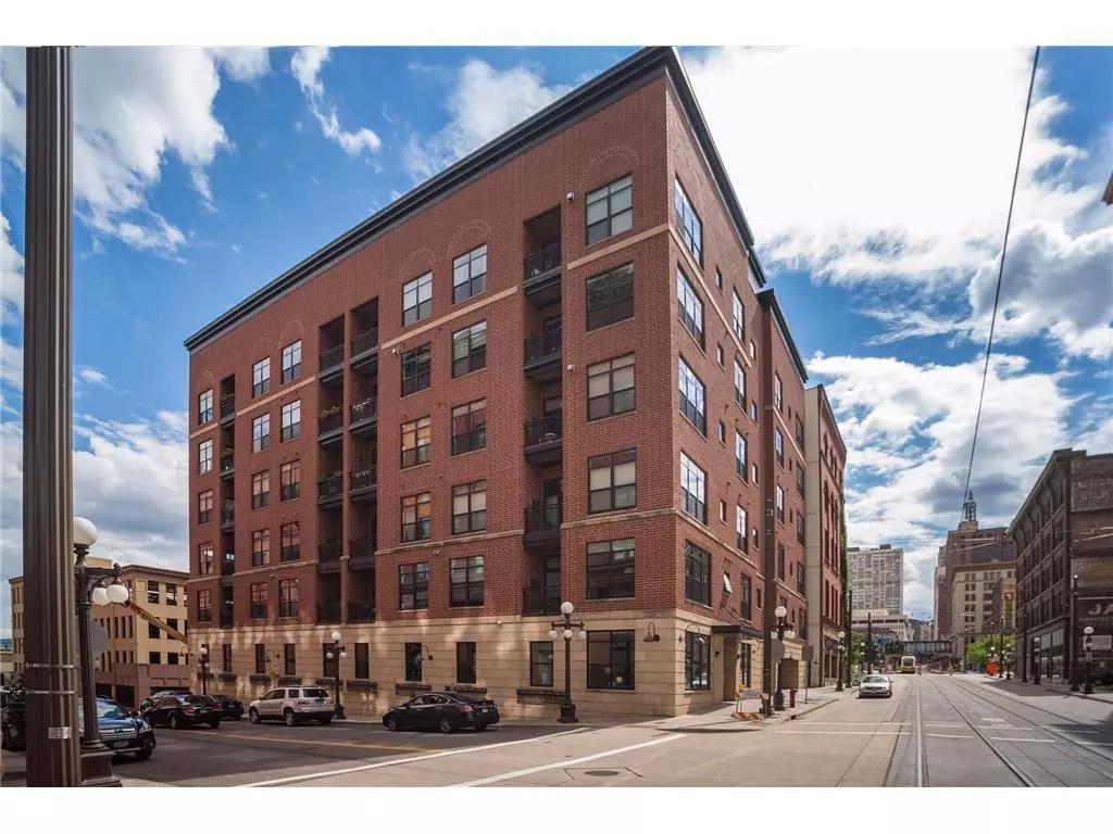 Saint Paul, MN 55101,270 4th ST E #203