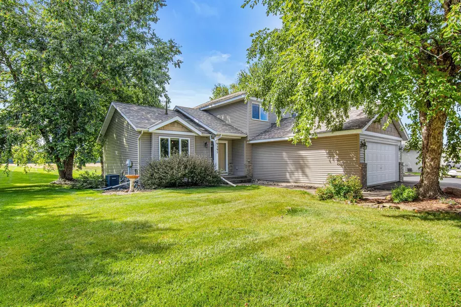 9395 9th ST NE, Saint Michael, MN 55376