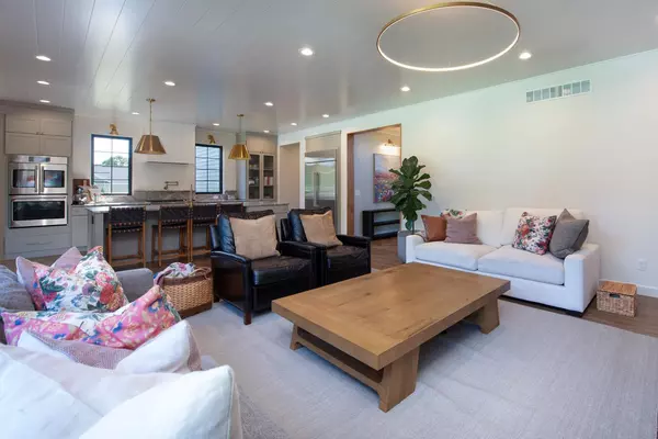 North Mankato, MN 56003,626 Marie LN