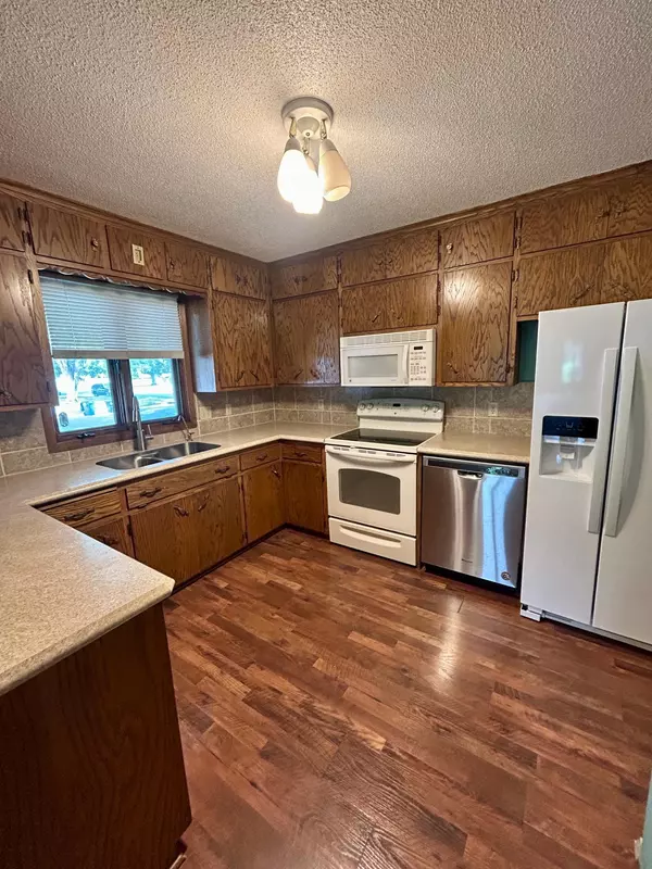 Arlington, MN 55307,202 7th AVE SW