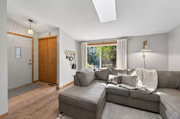 Bloomington, MN 55437,5325 Highpointe TER
