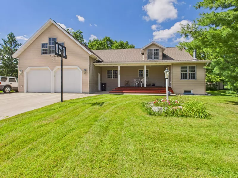 303 Muyres AVE, Carlos, MN 56319