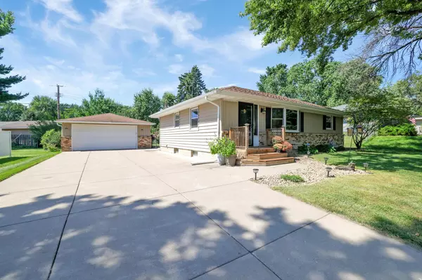 New Hope, MN 55428,6017 Yukon AVE N