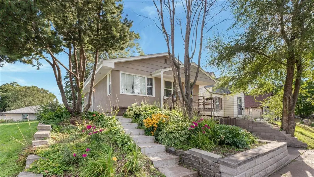 1950 Case AVE E, Saint Paul, MN 55119