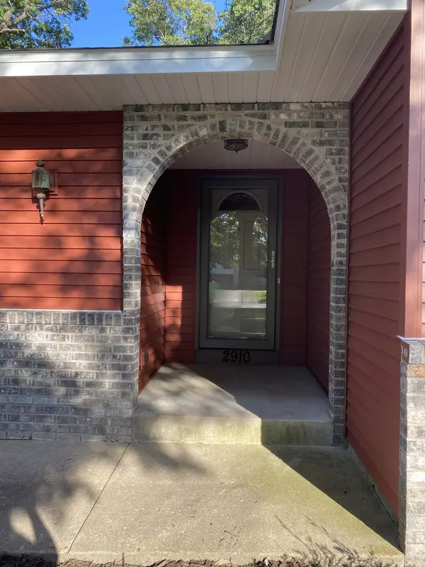 Cambridge, MN 55008,2910 E RUM RIVER DR S