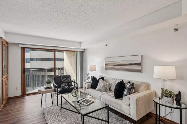 Minneapolis, MN 55401,121 Washington AVE S #402