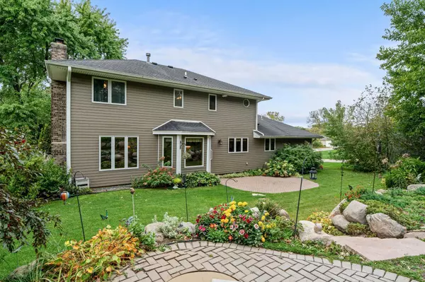 Mendota Heights, MN 55120,2360 Apache CT