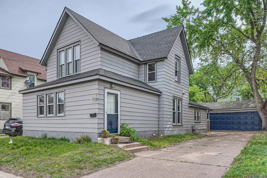 1907 University AVE NE, Minneapolis, MN 55418