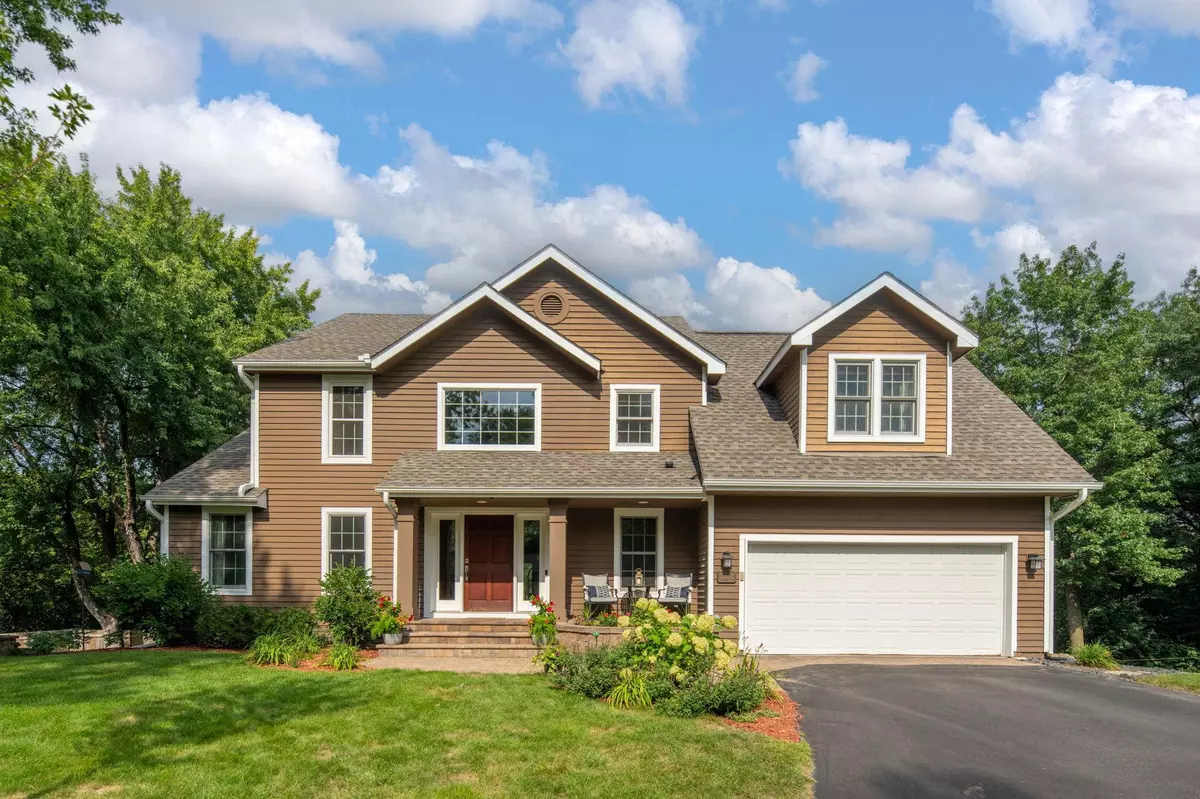 Eden Prairie, MN 55347,13550 Essex CT