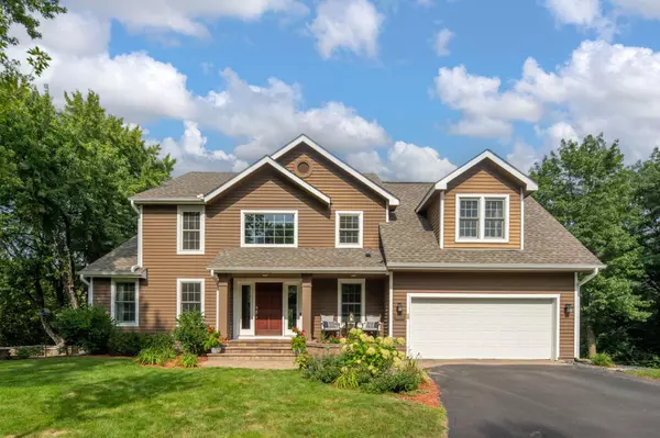 13550 Essex CT, Eden Prairie, MN 55347