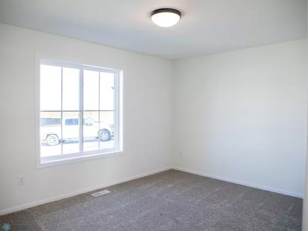 Horace, ND 58047,885 2nd AVE