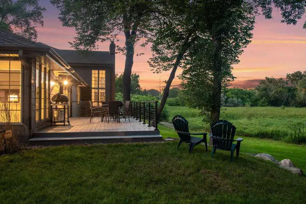 Wayzata, MN 55391,461 Peavey LN