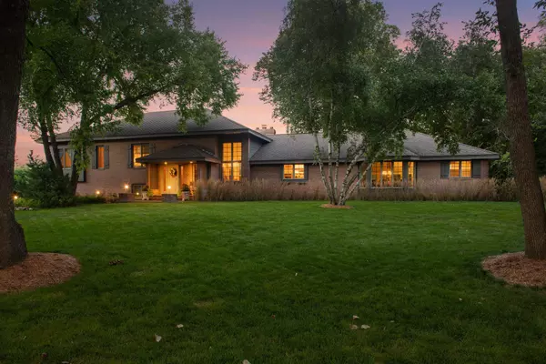 Wayzata, MN 55391,461 Peavey LN