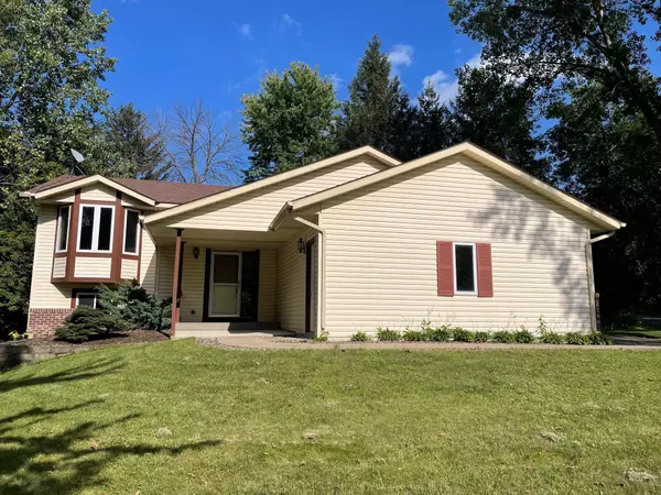 Eagan, MN 55122,3770 Robin LN