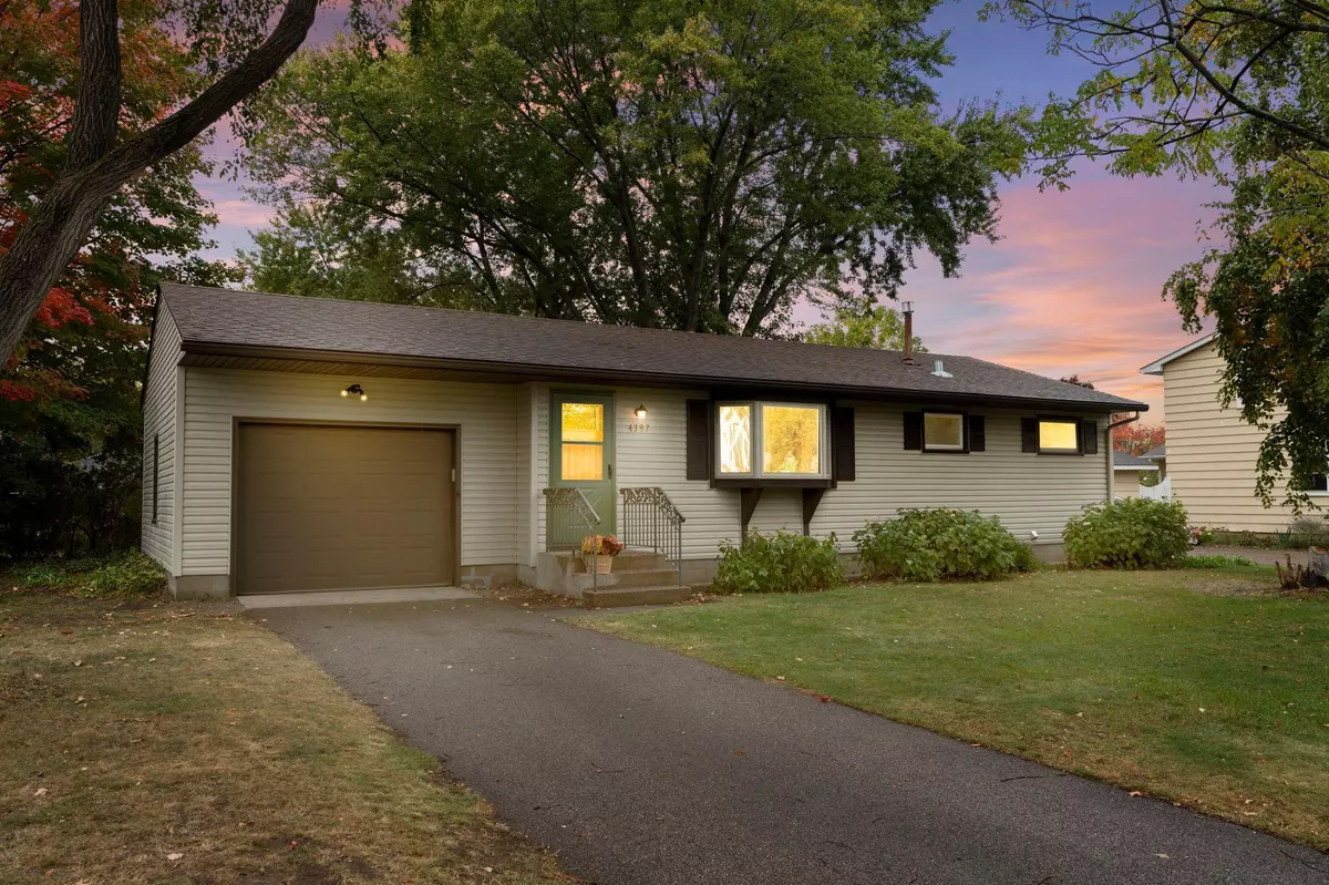 Eagan, MN 55122,4397 Onyx DR