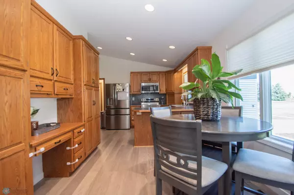 Fargo, ND 58104,3266 37th AVE S