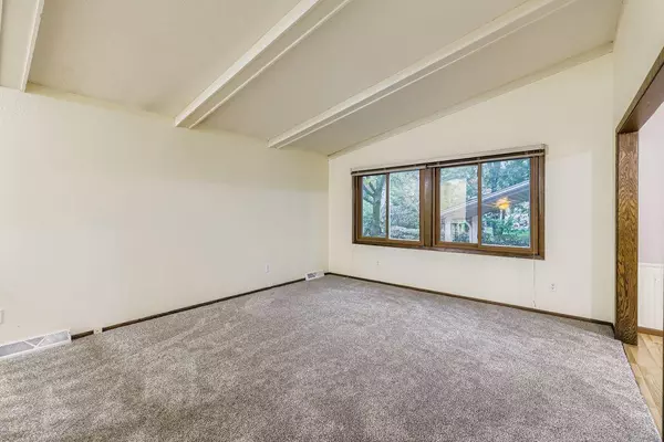 Brooklyn Park, MN 55443,8033 Quail AVE N