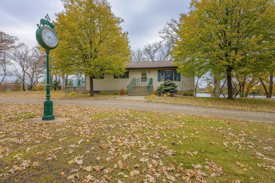 6854 58th AVE SE, Willmar, MN 56201