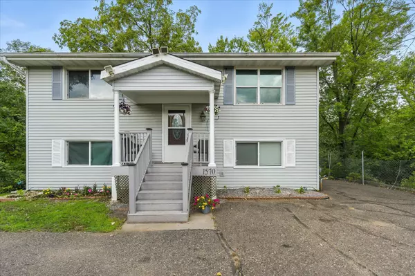 New Brighton, MN 55112,1570 Silver Lake RD NW
