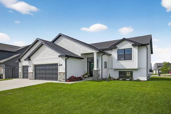 2431 Phoenix RD SW, Rochester, MN 55902