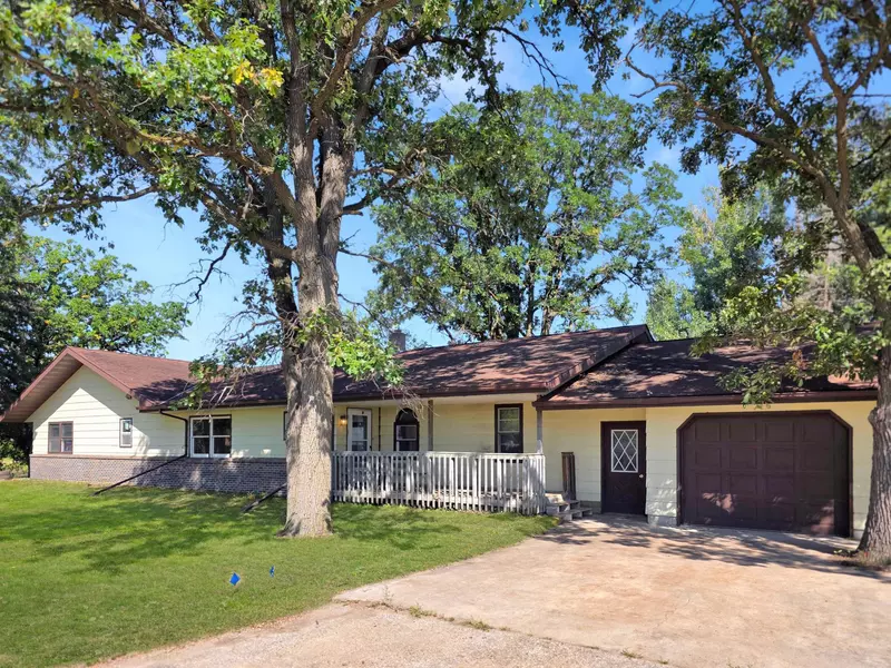 609 University AVE E, Badger, MN 56714
