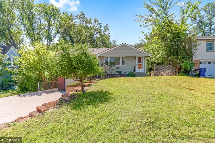 144 Larpenteur AVE E, Saint Paul, MN 55117