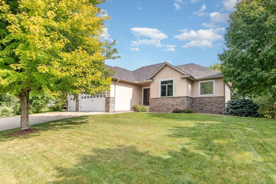 605 Heritage TRL NE, New Prague, MN 56071