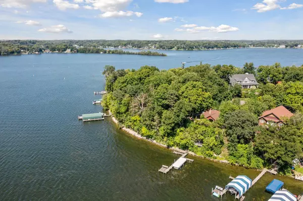 Minnetrista, MN 55364,5375 Cedar Point RD