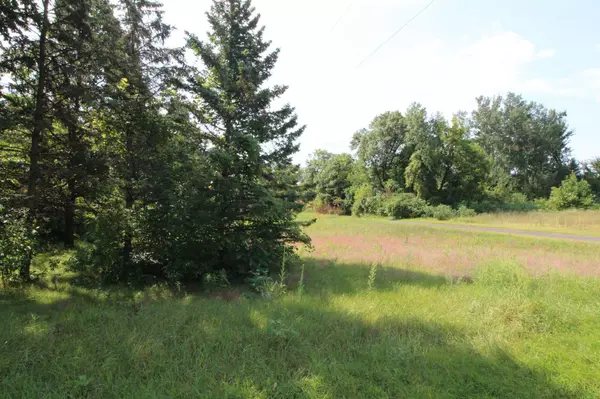 802 Lois LN, Lino Lakes, MN 55014