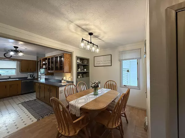 421 9th AVE, Madison, MN 56256