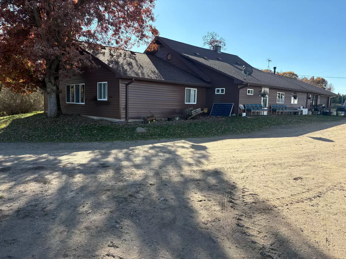 Clear Lake Twp, WI 54005,41 County Line Avenue