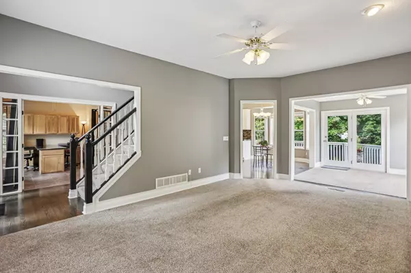 Eagan, MN 55123,1035 Walnut Ridge DR