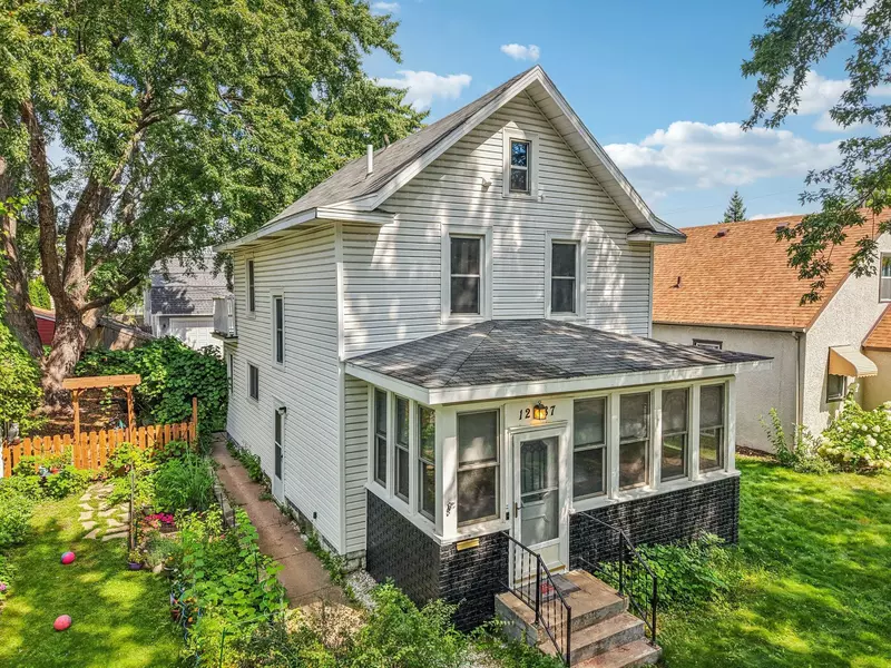 1287 Juliet AVE, Saint Paul, MN 55105