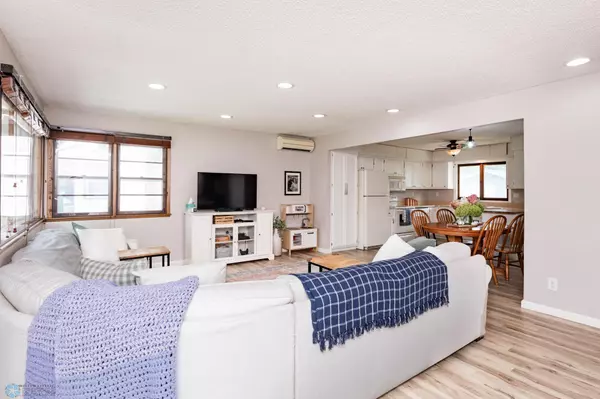 Fargo, ND 58102,418 25th AVE N