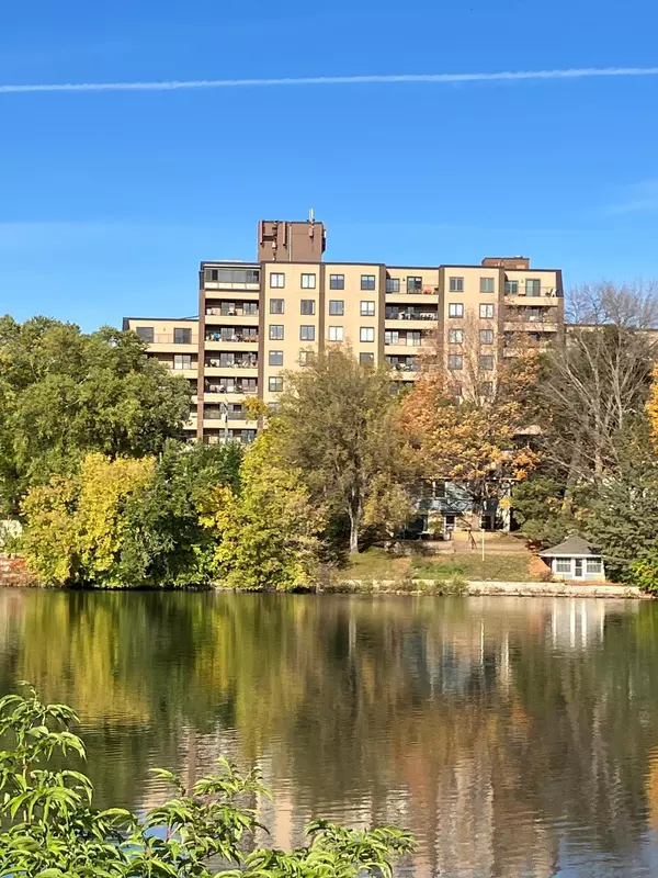 Rochester, MN 55906,121 14th ST NE #801