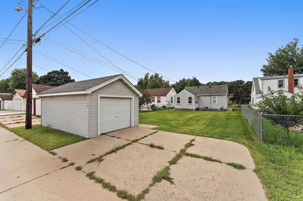 South Saint Paul, MN 55075,519 8th AVE S