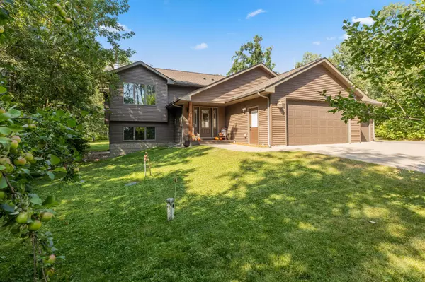 33921 Wild Wind Ranch DR, Crosslake, MN 56442