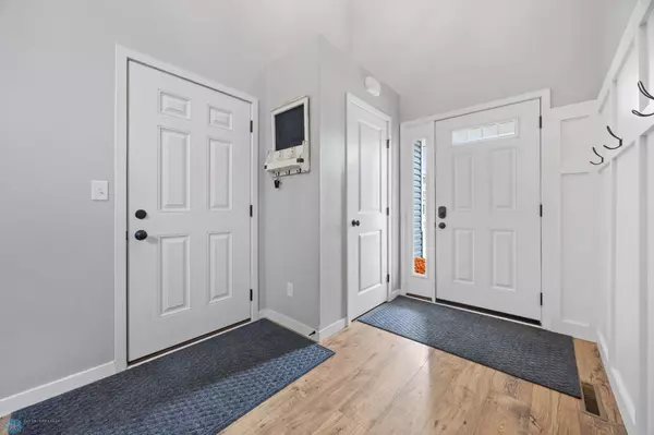 West Fargo, ND 58078,5876 Deb DR W