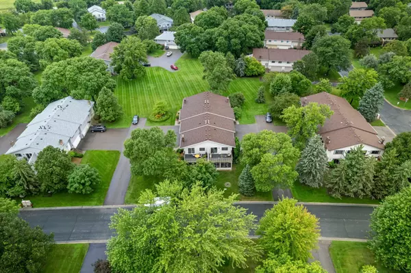 Chanhassen, MN 55317,7104 Pontiac CIR