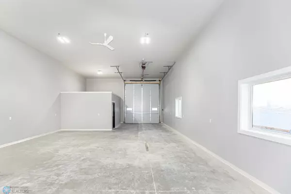 Horace, ND 58047,1004 5th ST E #107