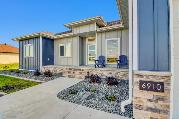 Moorhead, MN 56560,6910 2nd ST NW